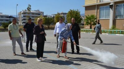 Aydın’ın Nazilli ilçesinde okul mutfaklarında görev yapan aşçı ve aşçı