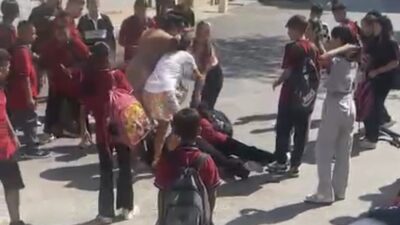 İzmir’de 12 yaşındaki B.T., akran zorbalığına uğrayarak okul çıkışında 10