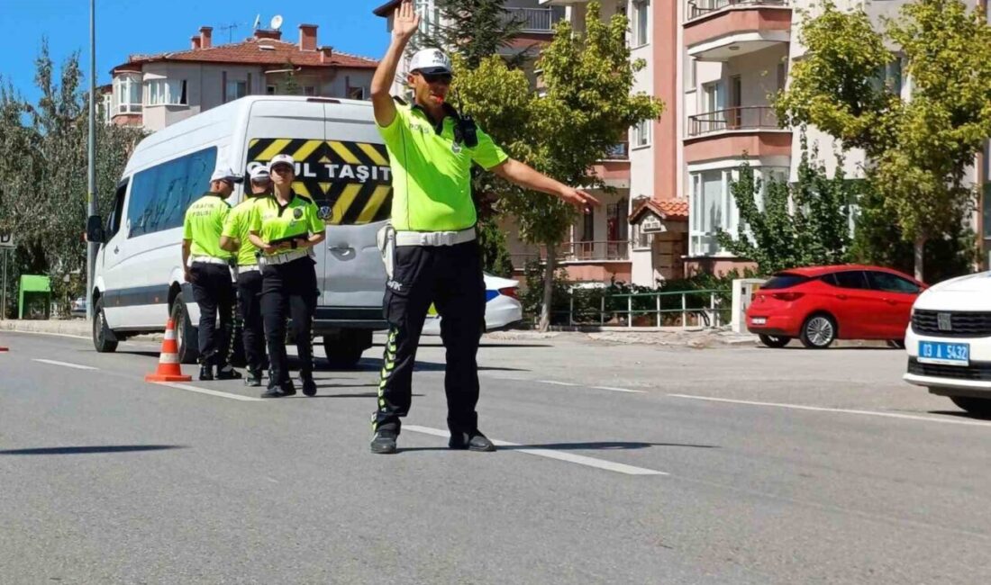 Afyonkarahisar’da yeni eğitim ve öğretim döneminin başlamasıyla polis tarafından okul