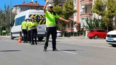 Afyonkarahisar’da yeni eğitim ve öğretim döneminin başlamasıyla polis tarafından okul