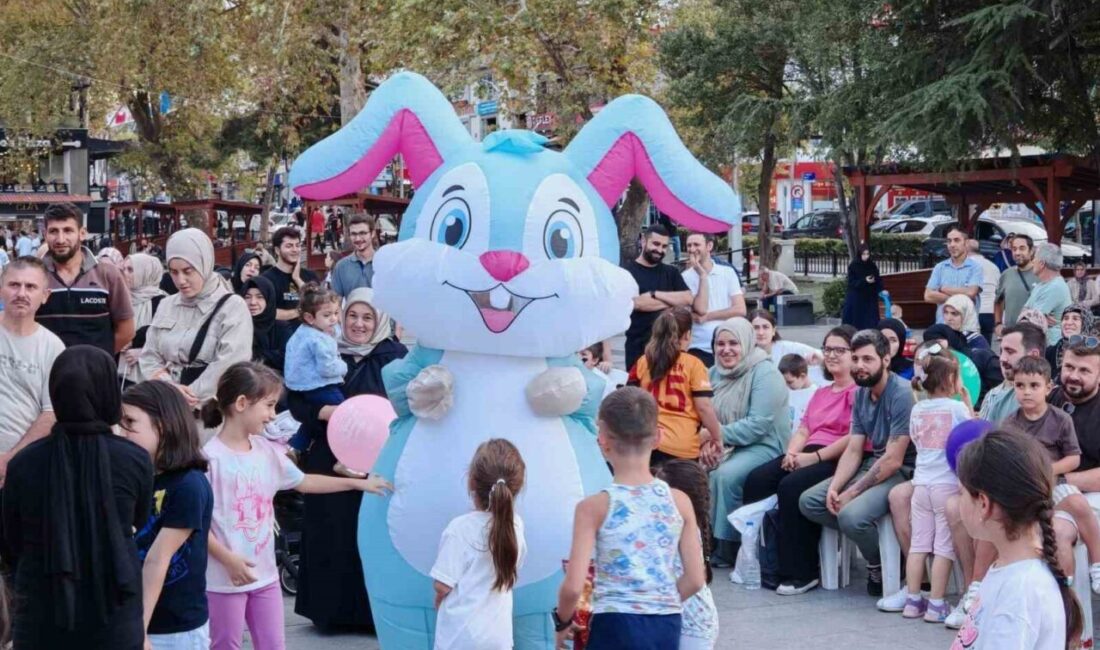 “Okula merhaba” etkinliğine büyük ilgi Gölcük’te yeni eğitim-öğretim yılı öncesi çocuklar için düzenlenen “Okula Merhaba”