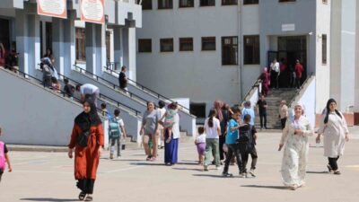 Diyarbakır’ın Yenişehir ilçesinde bulunan Şehitlik İlkokulu’nun, yeni eğitim öğretim yılının