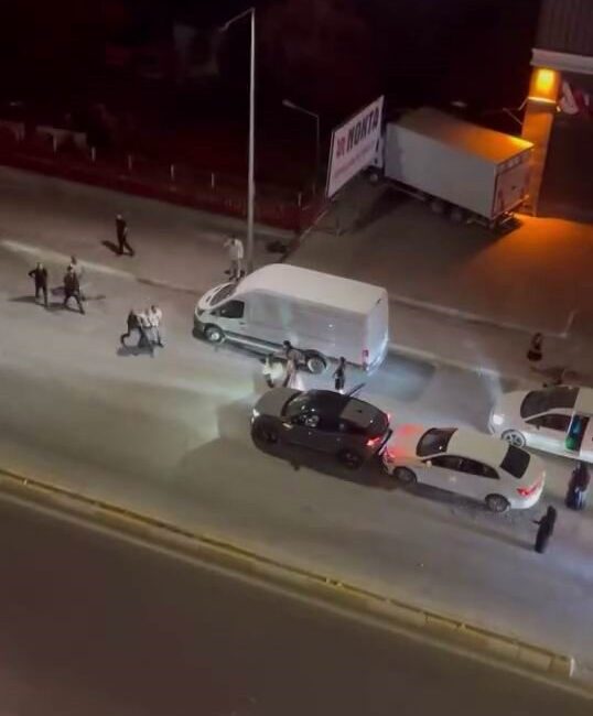 Diyarbakır’da iki aracın çarpışması sonucu meydana gelen trafik kazası sonrası