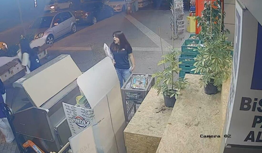 Önüne çıkan otomobilden kaçmak isterken devrilip başka aracın altına girdi: 1 yaralı Antalya’nın Manavgat ilçesinde önüne çıkan otomobile çarpmamak için kontrolden çıkıp