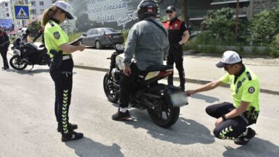 Ordu’da polis ekipleri tarafından trafik kazalarını azaltmaya yönelik yapılan denetimlerde