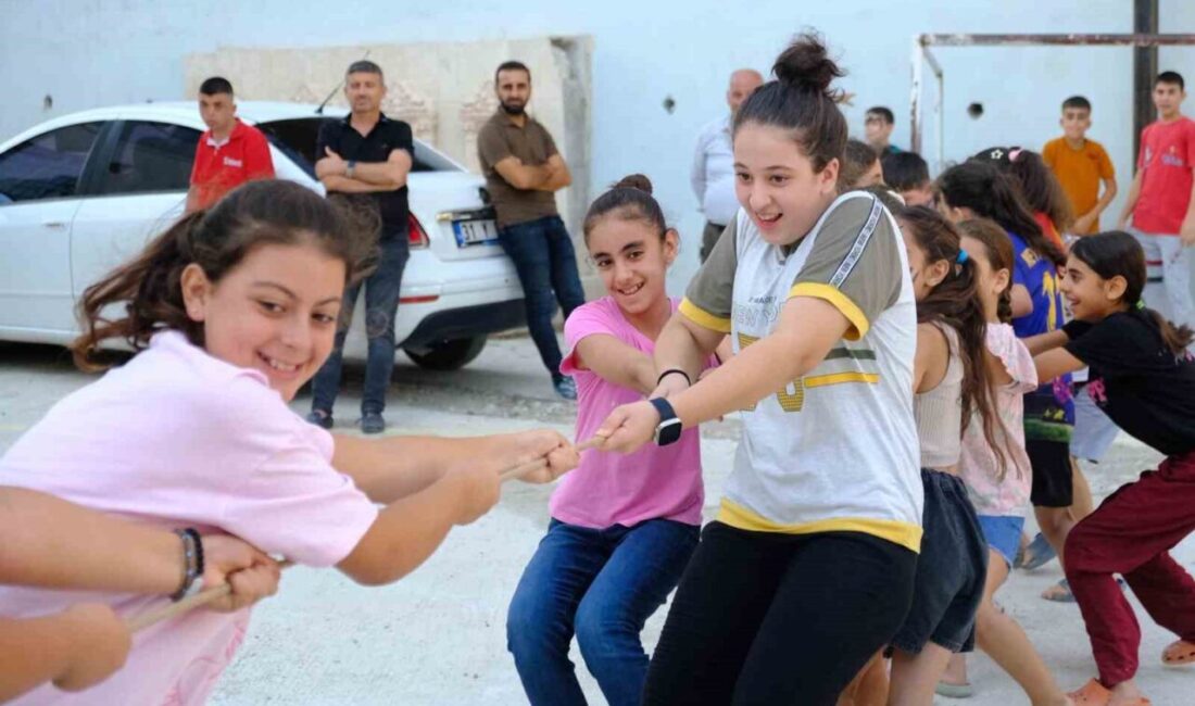 Orhanlı Mahallesi’nde çocuklar doyasıya eğlendi Defne Belediyesi tarafından Orhanlı Mahallesi’nde düzenlenen etkinlikte çocuklar doyasıya eğlendi.