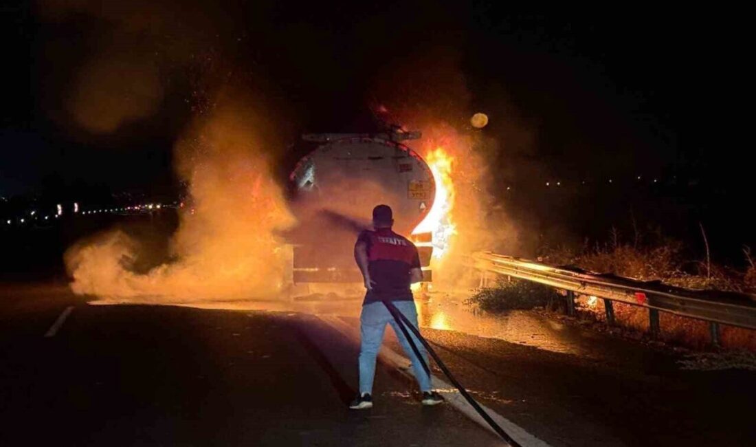Osmaniye’de akaryakıt yüklü tanker alev aldı Osmaniye’nin Düziçi ilçesinde akaryakıt yüklü bir tankerde çıkan yangın, itfaiye