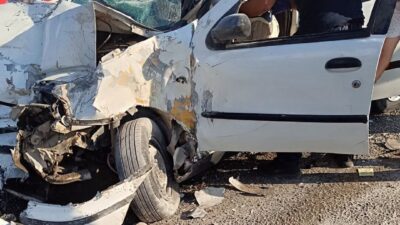 Adıyaman’da, otomobil ile tırın çarpışması sonucu meydana gelen kazada 2