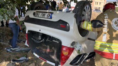 Manisa’nın Kula ilçesinde seyir halindeki otomobil sürücüsünün direksiyon hakimiyetini kaybetmesi
