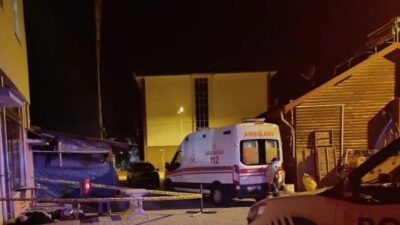 Bartın’ın Ulus ilçesi kapalı pazar yerinde sandalyedeki oturan bir kişi,