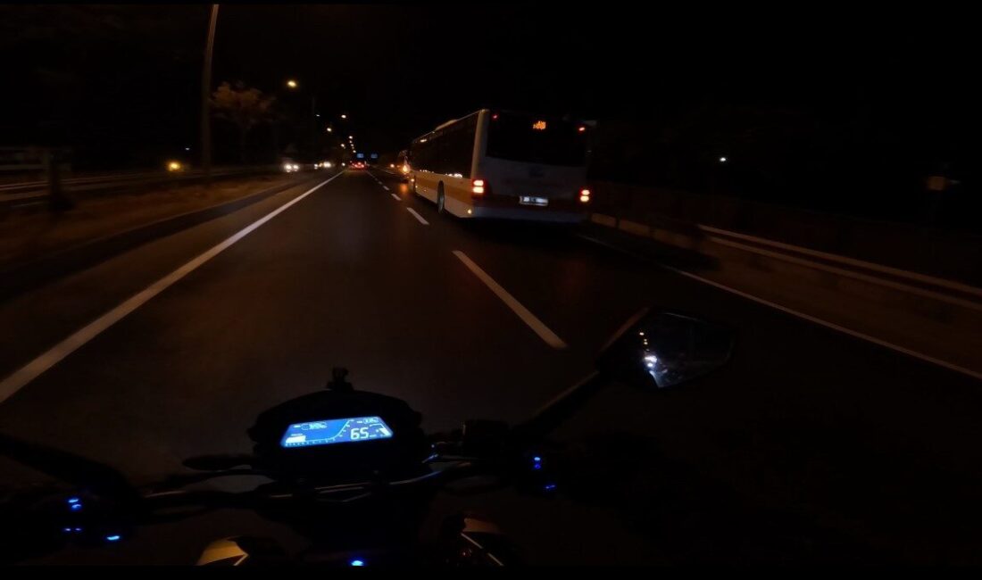 (ÖZEL) Belediye otobüsünün çarptığı 41 yaşındaki vatandaş ağır yaralandı Eskişehir’de belediye otobüsünün çarptığı bir vatandaş ağır yaralandı. Kaza, dün