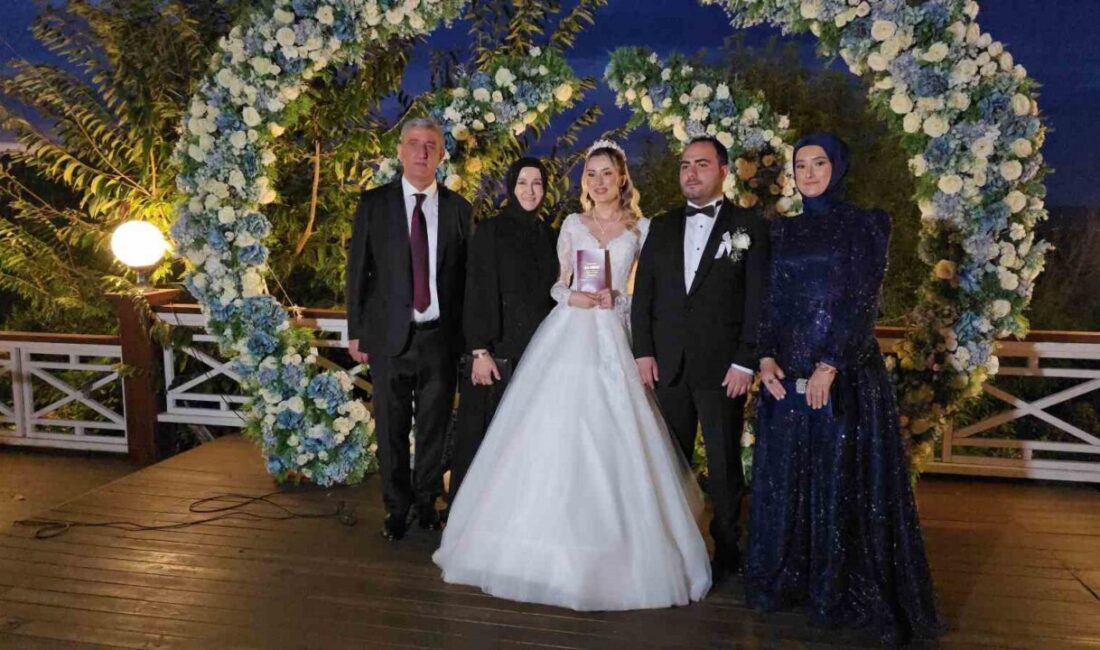 Öztürk ailesinin mutlu günü İş insanı İbrahim Öztürk’ün kızı, Pediyatri hekimi Sueda Öztürk ile