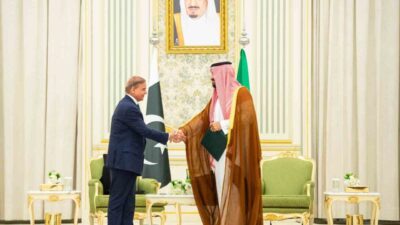 Pakistan Başbakanı Şahbaz Şerif’in Suudi Arabistan’a düzenlediği resmi ziyaret sırasında