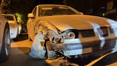 Denizli’de seyir halindeki otomobil sürücüsü direksiyon hakimiyetini kaybetmesi sonucu park