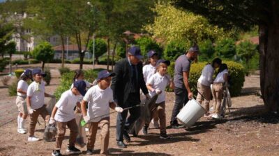 DÜZCE(İHA) – Düzce Belediyesi’nin “Temiz Şehir Düzce” kampanyasına öğrenciler de