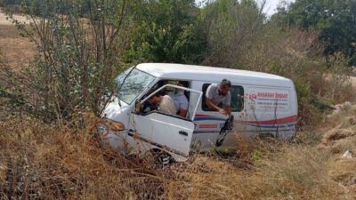 Kırklareli’nde panelvan aracın şarampole uçması sonucu 2 kişi yaralandı. Kaza,