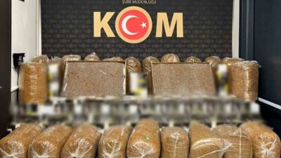 Afyonkarahisar’da polis tarafından şüphe üzerine durdurulan bir kamyonette 60 bin