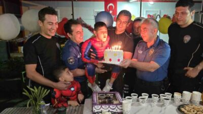 Hatay’da yaşayan DMD kas hastası Sinan Mert Boz, doğum gününü