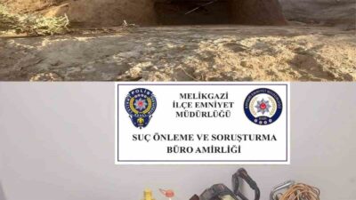 Kayseri’de polis ekipleri tarafından yapılan çalışmalarda; kaçak kazı yapan 4