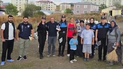 Ardahan’da polis ekipleri tarafından kentte vatandaşların yoğun olarak bulunduğu cadde