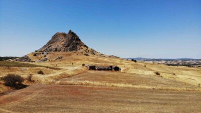 Çorum’da Kalehisar ören yerindeki kazı çalışmalarıyla ilgili bilgi veren Kazı