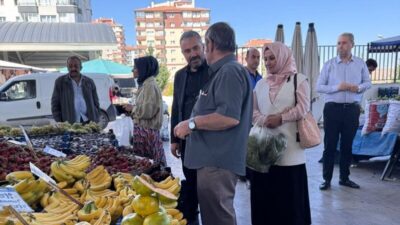 Pursaklar Belediye Başkanı Ertuğrul Çetin, pazar alanlarını ziyaret ederek hem