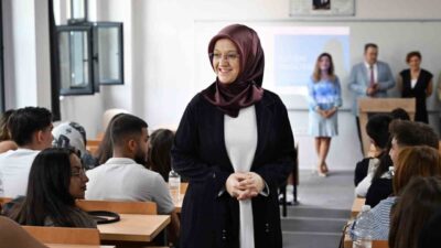 Manisa Celal Bayar Üniversitesi’nde akademik yıl açılışı gerçekleşti. Akademik yıl