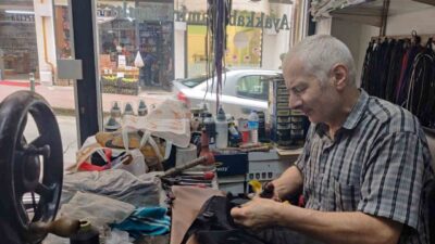 RİZE (İHA) – İlkokul yıllarında öğretmeninin okul hayatına devam etmesi