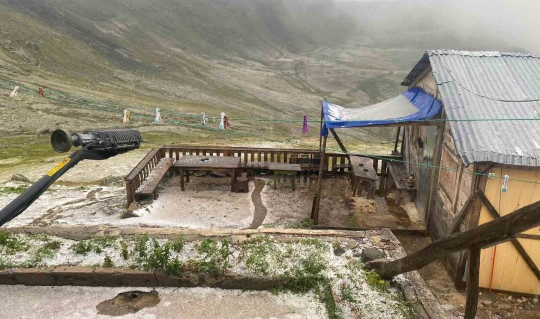 Rize’de yaylarda dolu yağışı Rize’de hava sıcaklıklarının düşmeye başlaması ile sahil kesiminde yağmur yağışı