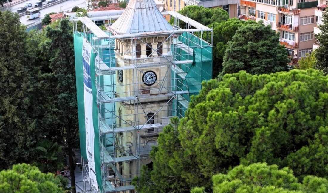 Kocaeli Büyükşehir Belediyesi’nin başlattığı restorasyonla tarihi İzmit Saat Kulesi’nde yıllardır