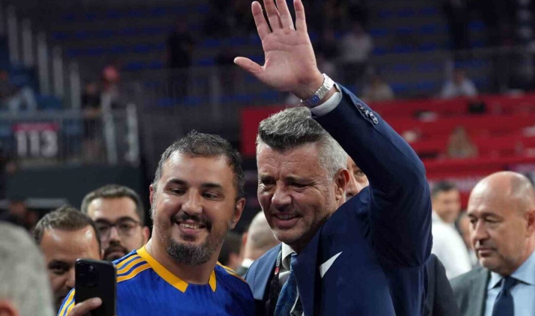 Sadettin Saran, Cumhurbaşkanlığı Kupası’nda takımını yalnız bırakmadı Fenerbahçe’nin hafta sonu yapılan kongresinde başkanlığa seçilen Sadettin Saran, Fenerbahçe