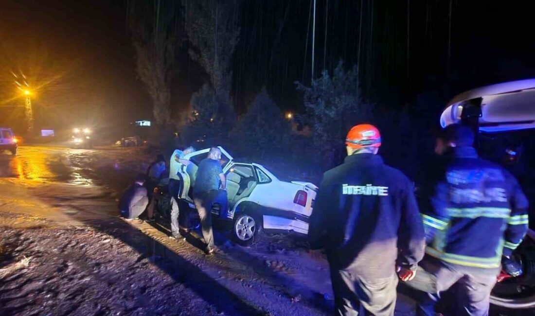 Sağanak sonrası çamura saplanan araç mahsur kaldı Çorum’un Osmancık ilçesinde etkili olan sağanak yağışın ardından çamura saplanan