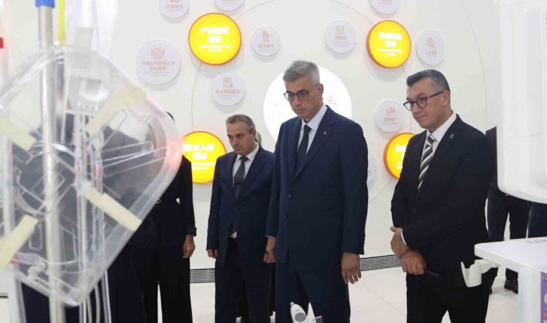 Sağlık Bakanı Kemal Memişoğlu, Çin ziyaretinin üçüncü gününde Türkiye’nin Şanghay