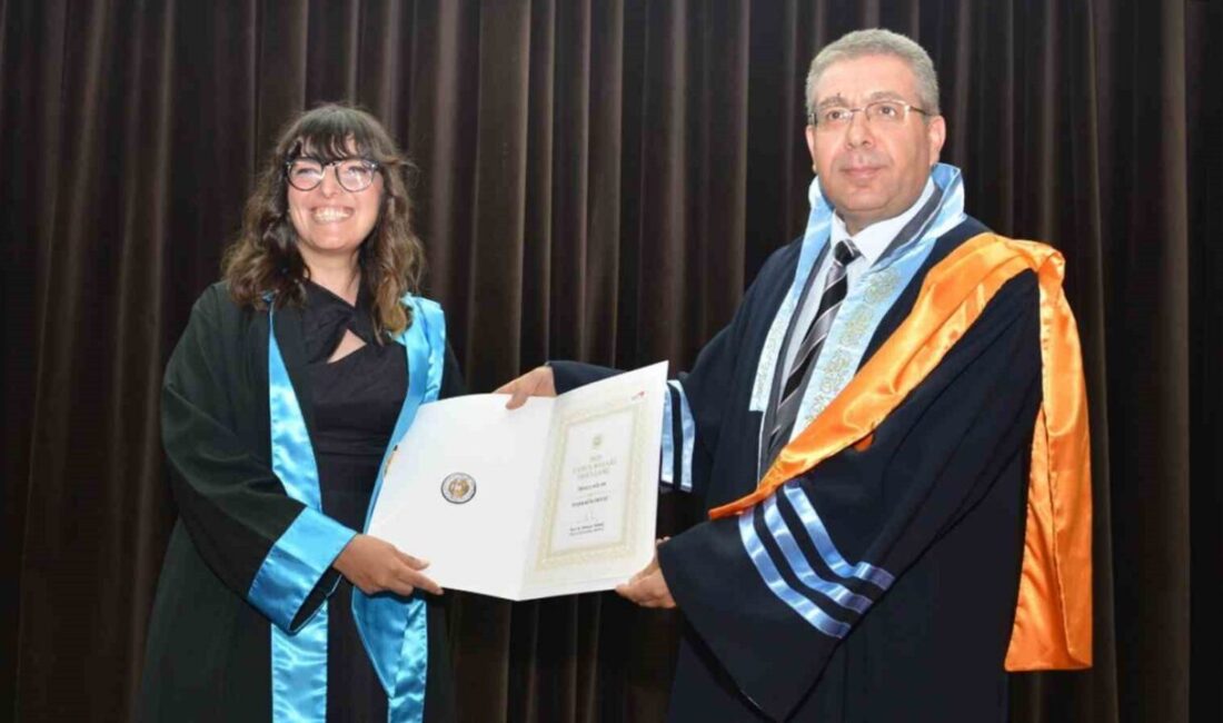 Sağlık Bilimleri ve Fen Bilimleri Enstitülerinde mezuniyet heyecanı Selçuk Üniversitesi Sağlık Bilimleri Enstitüsü ve Fen Bilimleri Enstitüsü tarafından