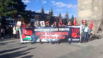 Erzurum’da hekimler ve sağlık çalışanları, İsrail’in Gazze’ye yönelik saldırılarını protesto