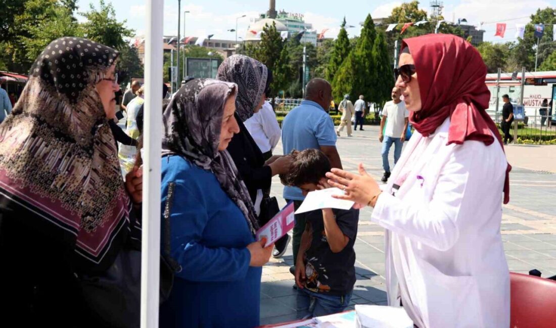 ‘Sağlıklı Yaşam Standı’ Cumhuriyet Meydanı’nda vatandaşlarla buluştu Kayseri’de Halk Sağlığı Haftası etkinlikleri kapsamında Cumhuriyet Meydanı’nda kurulan sağlık