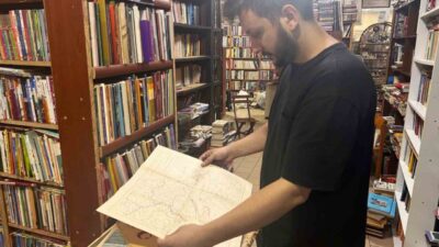 İstanbul Pendik’te yıllardır sahaflıkla uğraşan Bekir Özdemir, “1928 yılı öncesine