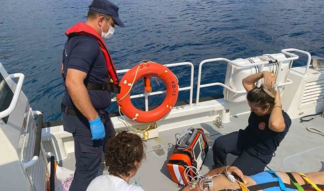 Muğla’nın Fethiye ilçesi açıklarında seyreden özel ve gezi teknesinde yaralanan