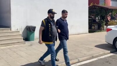 Adana’da kendilerini polis olarak tanıtan şüpheliler, “Kimliğiniz bir banka soygununda