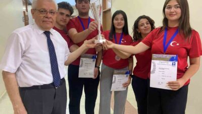 MANİSA (İHA) – Sırbistan’da düzenlenen Dünya Hava Sporları Şampiyonası’nda takım