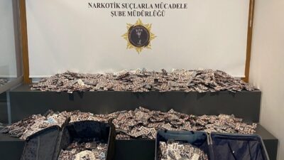 Samsun polisi otogarda yolcu otobüsünden inen bir kişinin 2 valizinde