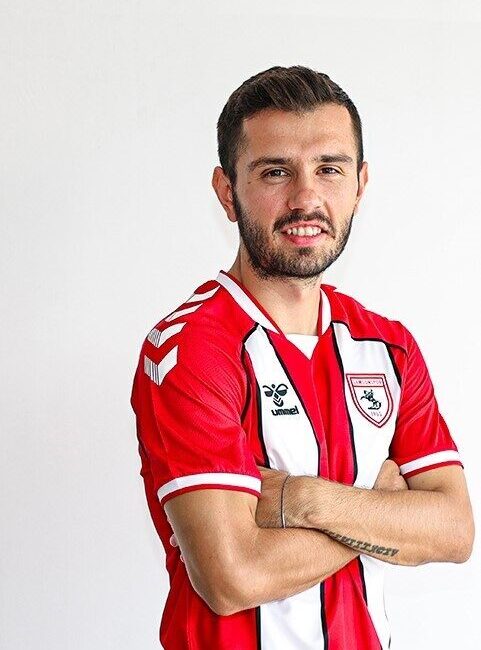 Samsunspor’da kötü haber: Emre Kılınç’ın eli kırıldı Samsunspor’un deneyimli futbolcusu Emre Kılınç, Trabzonspor maçında yaşadığı sakatlık sonucu
