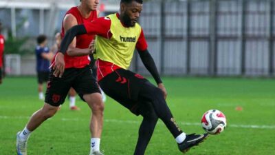 beyazlılar, yeni transfer Tanguy Coulibaly’i de listeye ekledi. UEFA Konferans