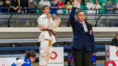 Yunusemre Belediyespor’un iki sporcusu Ahmet ve Elif Şanıer, farklı branşlarda