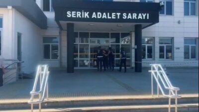 Şanlıurfa’da özel halk otobüsü şoförüne bıçakla saldıran zanlı, Antalya’da yakalandı.
