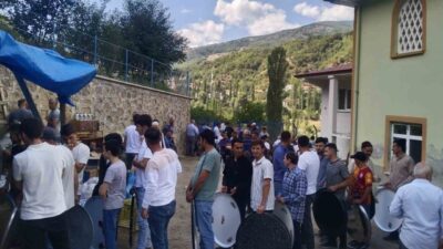 Samsun’un Vezirköprü ilçesine bağlı Sarıdibek Mahallesi, Mevlid-i Nebi Haftası’nı manevi