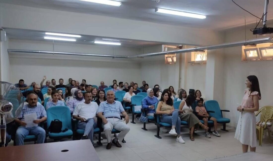 Sarıgöl’de Türkiye Yüzyılı Maarif Modülü Eğitimi Semineri düzenlendi Sarıgöl İlçe Milli Eğitim Müdürlüğü tarafından ilçede görev yapan 2.