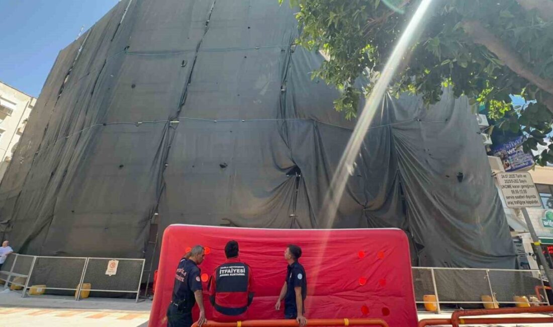 Şehir şehir dolaşıp intihar girişiminde bulunan şahıs, Marmaris’te ortaya çıktı Türkiye’nin farklı illerinde yüksek katlı binaların tepesine çıkarak intihar girişiminde