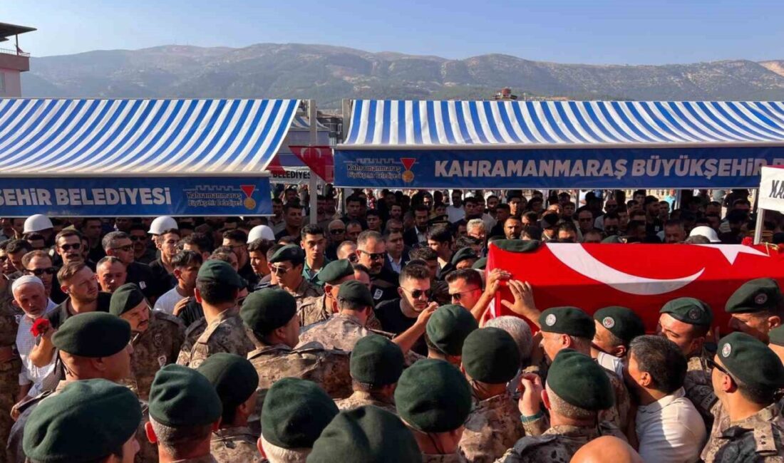 Şehit özel harekat polisi son yolculuğuna uğurlandı Mersin’de görev esnasında arızasını gidermeye çalıştığı silahın ateş alması sonucu