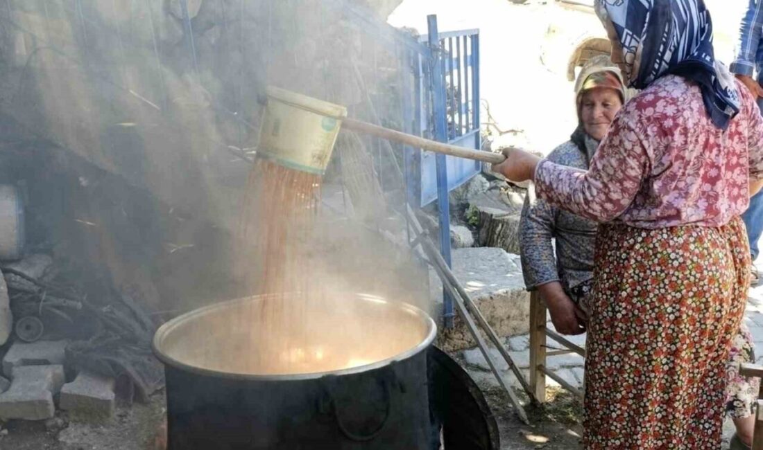 Selendi’de şifa kaynağı pekmez kaynatılmaya başlandı Manisa’nın Selendi ilçesinde üzüm hasadının sona yaklaşmasıyla birlikte kış sofralarının